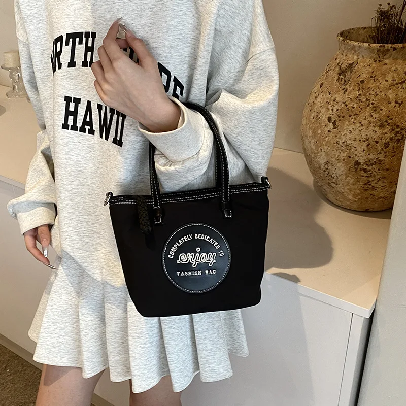 Contrast Color Versatile Ins Nylon Cloth Bag Women\'s 2024 New Fashion Portable Messenger Bucket  Going Out Small Bag