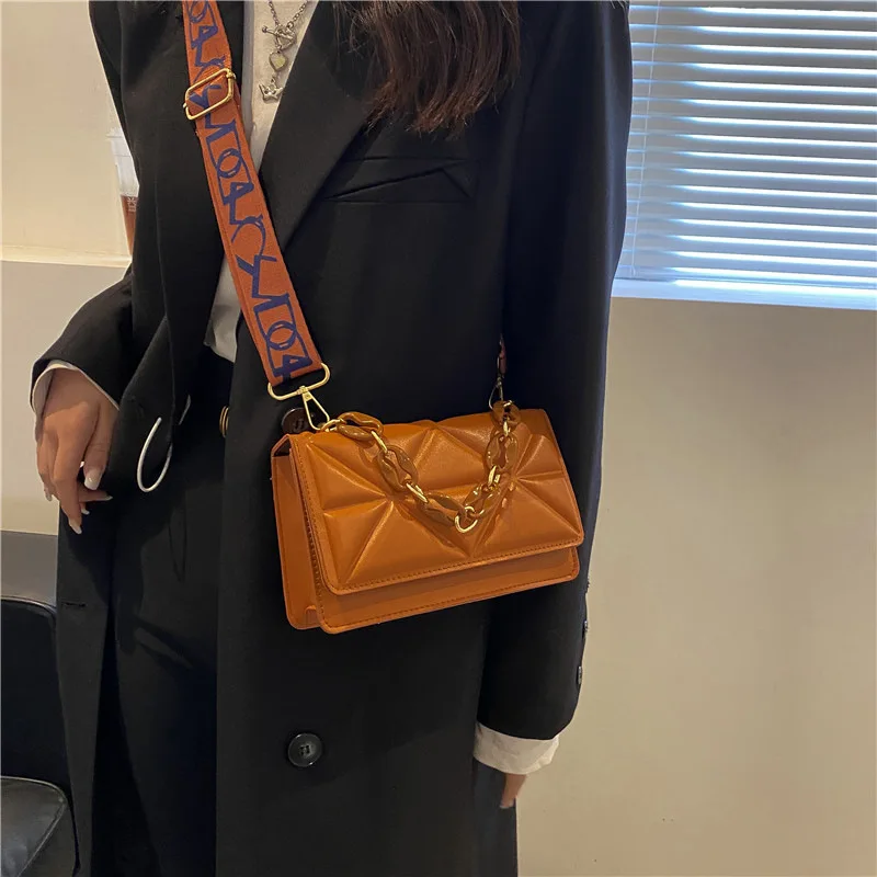 This year\'s popular women\'s bags 2023 new quilted chain bag lock texture small square bag simple shoulder bag crossbody bag