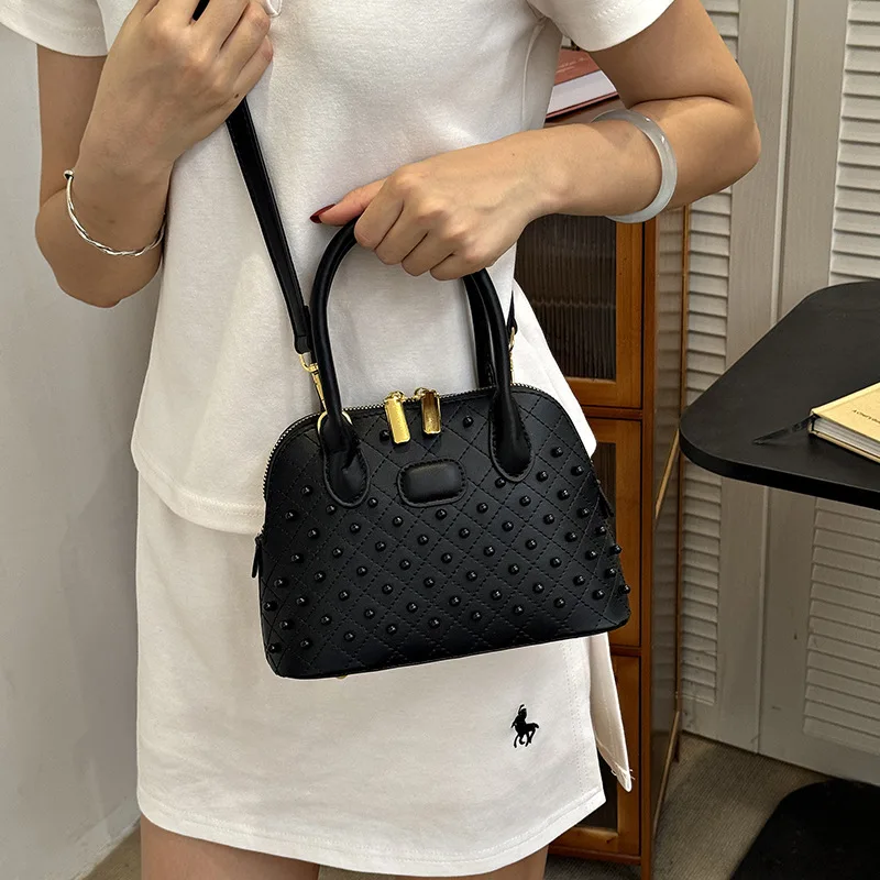 Nouveau sac pour femmes à rivets à la mode de Style coréen |   Bandoulière tendance et polyvalente, sac à main de grande capacité pour les déplacements domicile-travail