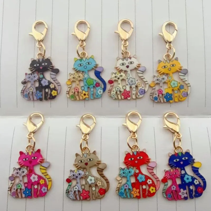 8pcs alloy printed mother son printed cat keychain, suitable for bag hanging accessories, the best choice for gifts