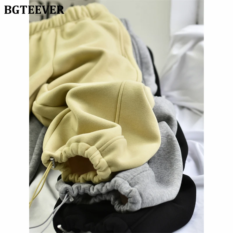 BGTEEVER Casual Elastic Waist Female Velvet Sweatpants Autumn Winter Pockets Women Wide Leg Trousers Thicken