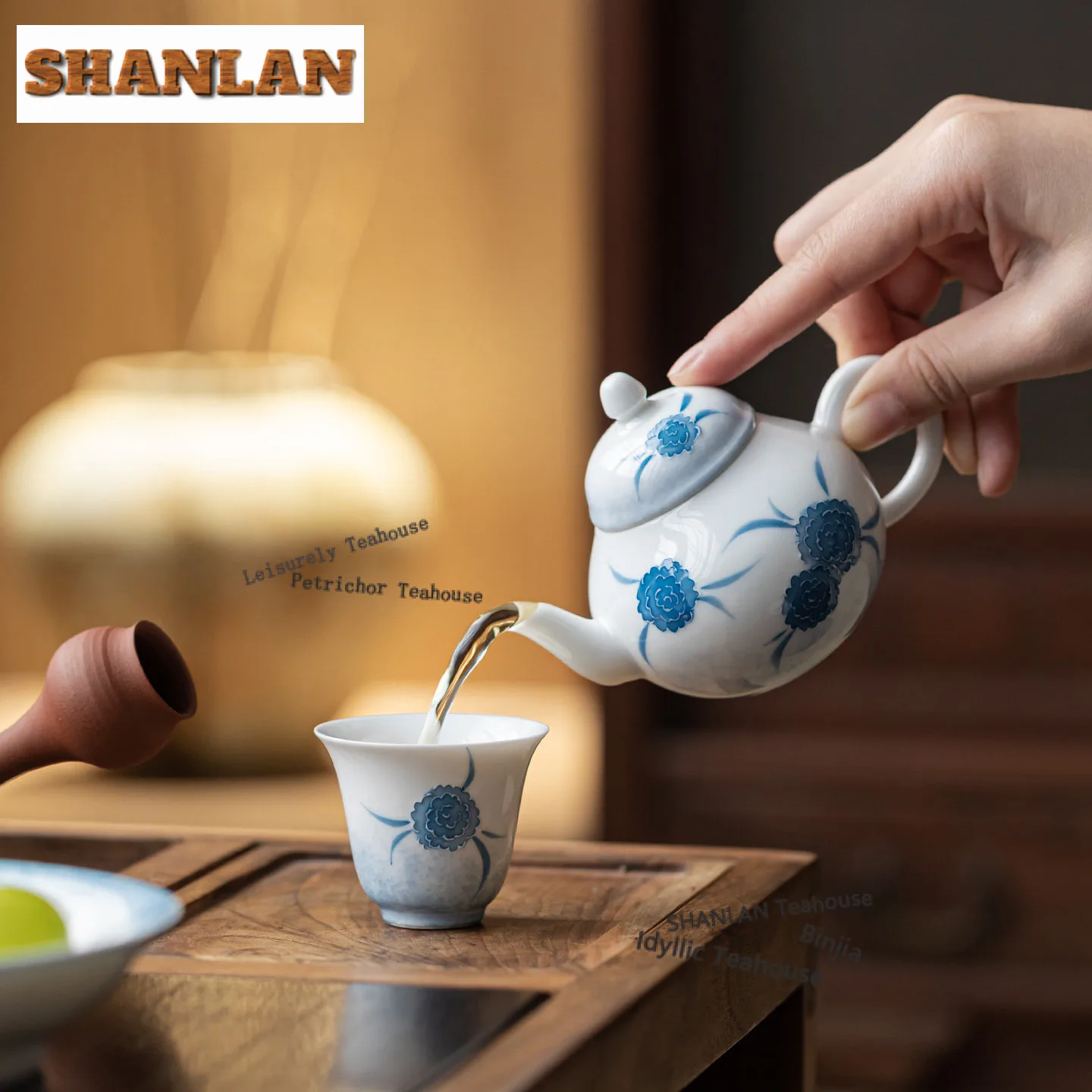 130ml Stack Painting Blue Flower Pear-shaped Teapot Luxury Tea Infuser Pot Tea Soaking Kettle With Ball Hole Tea Ceremony Gifts