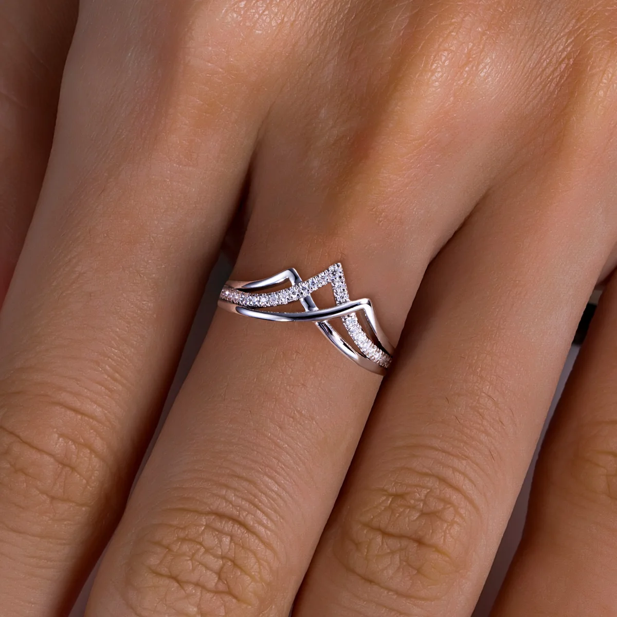 AnuJewel Moissanite V Shape Wedding Bands Ring 925 Sterling Silver D Color Bridal Crown Ring for Women Exquisite Jewelry Gifts