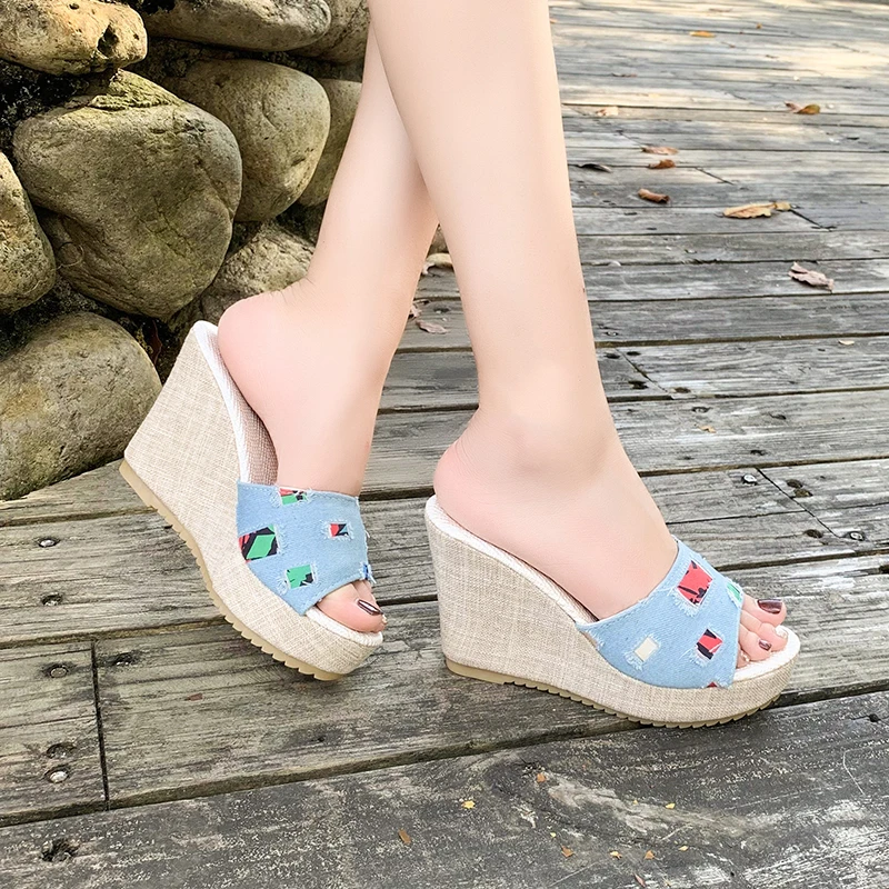 Slippers Women Colorblock Ripped Denim Wedge Shoes Platform Wedge Round Toe Simple Style Outdoor Rubber Slippers High Heels