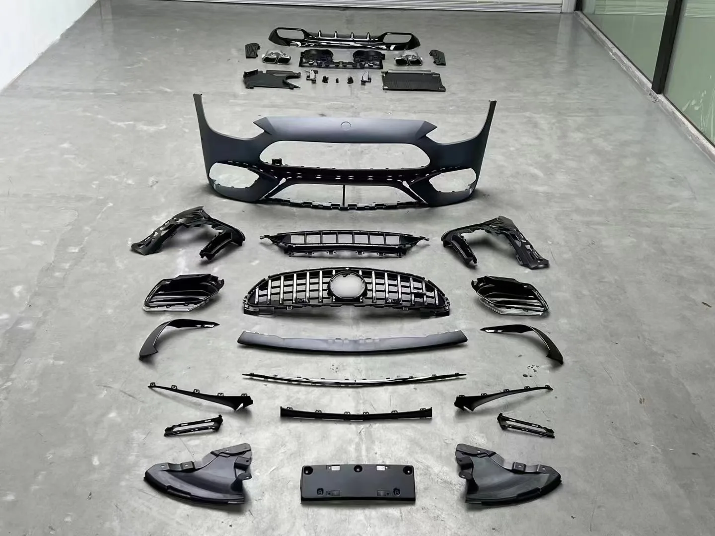 Car Front bumper surround Body kit for Mercedes Benz new C class W206 upgraded C63S AMG Rear lip grille