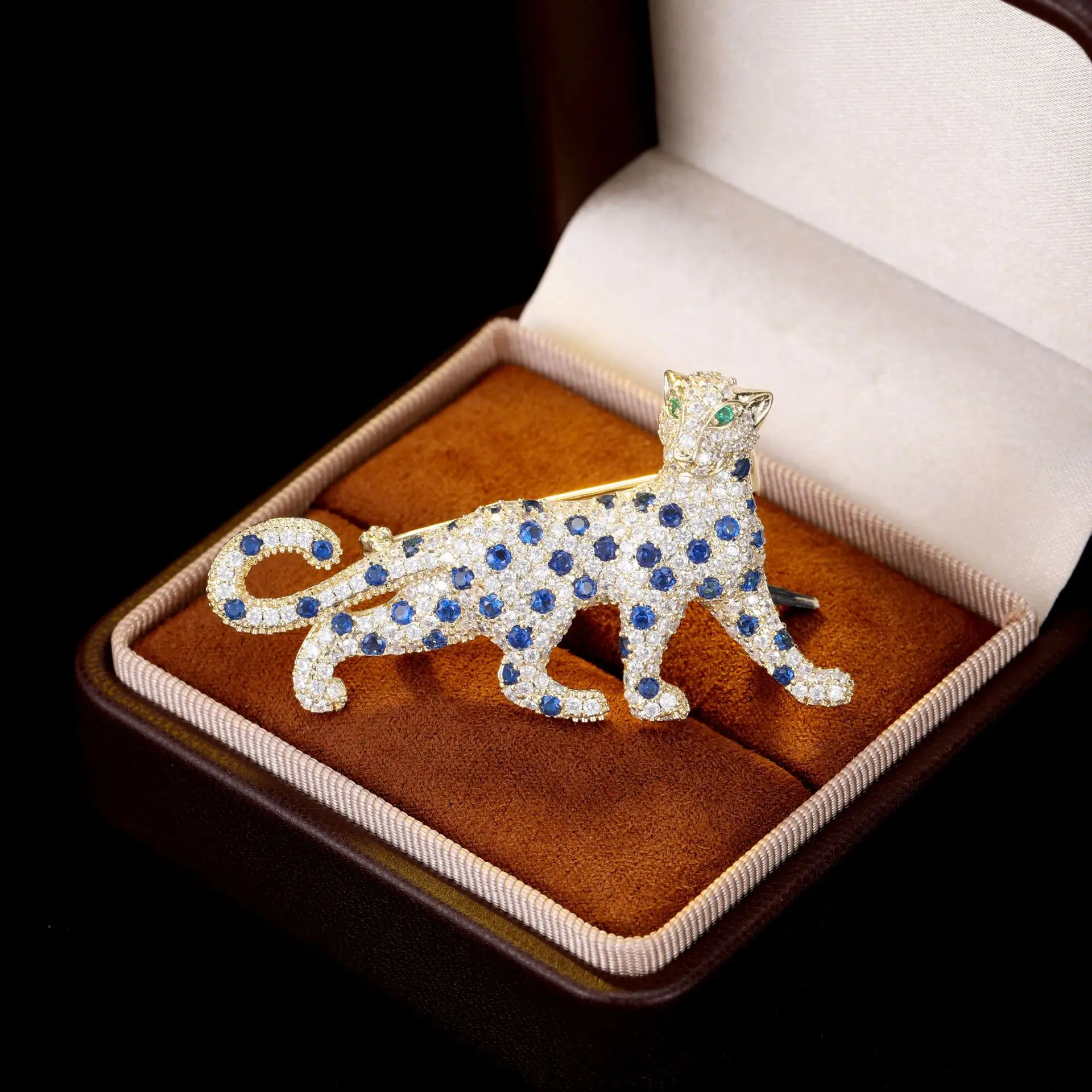 Elegant Cubic Zirconia Leopard Brooch Pin for Men Coat Suit Corsage Wedding Engagement Party Jewelry Accessories Wholesale