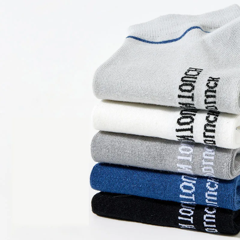 Dreamlikelin 5 زوج/وحدة جوارب رجالية للفصول الأربعة مطبوع عليها حروف جوارب رياضية قابلة للتنفس جوارب أنبوبية متوسطة
