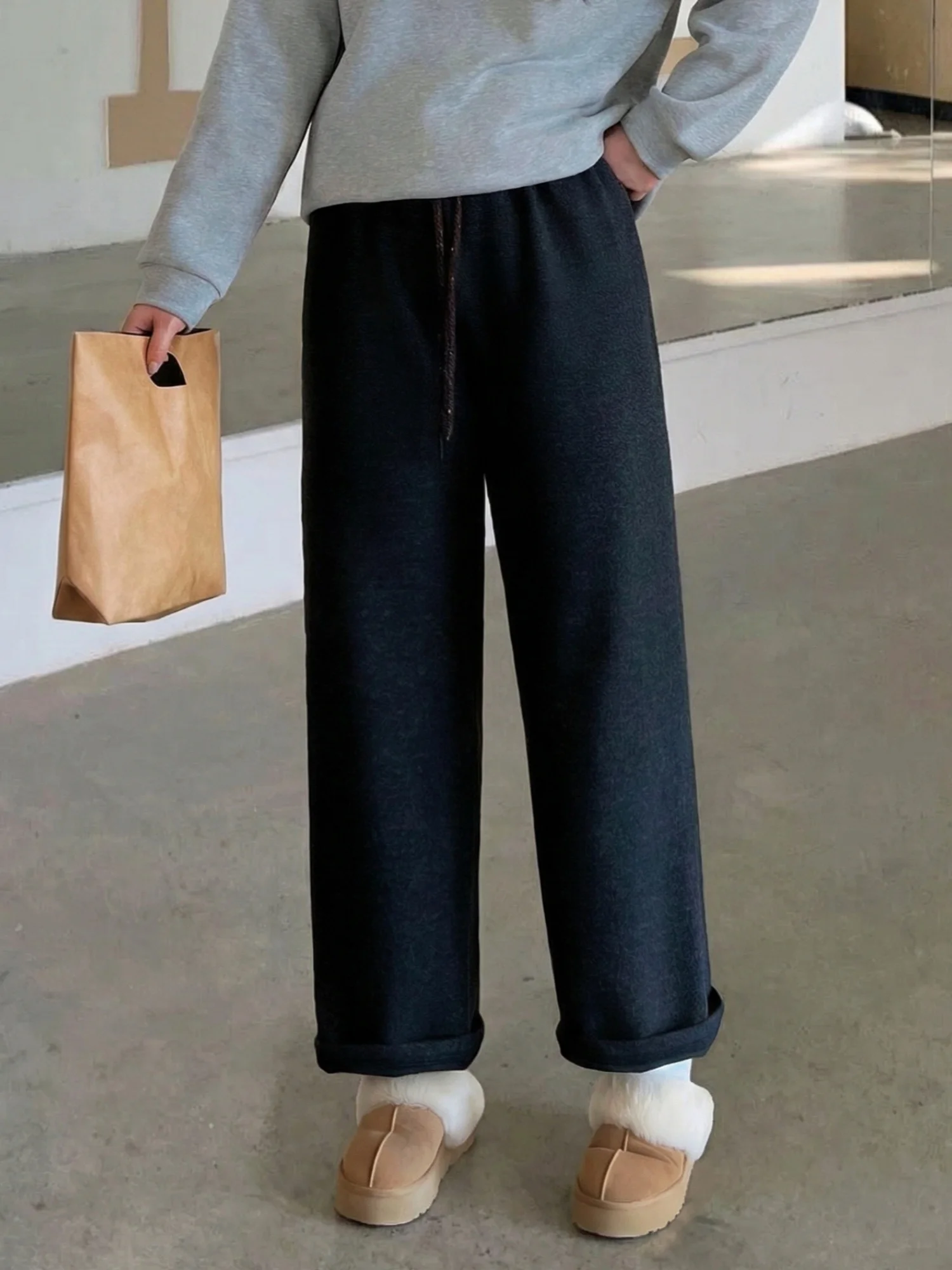 

Slimming Effect Fleece Lined Drapey Straight Leg Wide Leg Pants Casual Style High Waist Polyester Fiber Commute Suitable