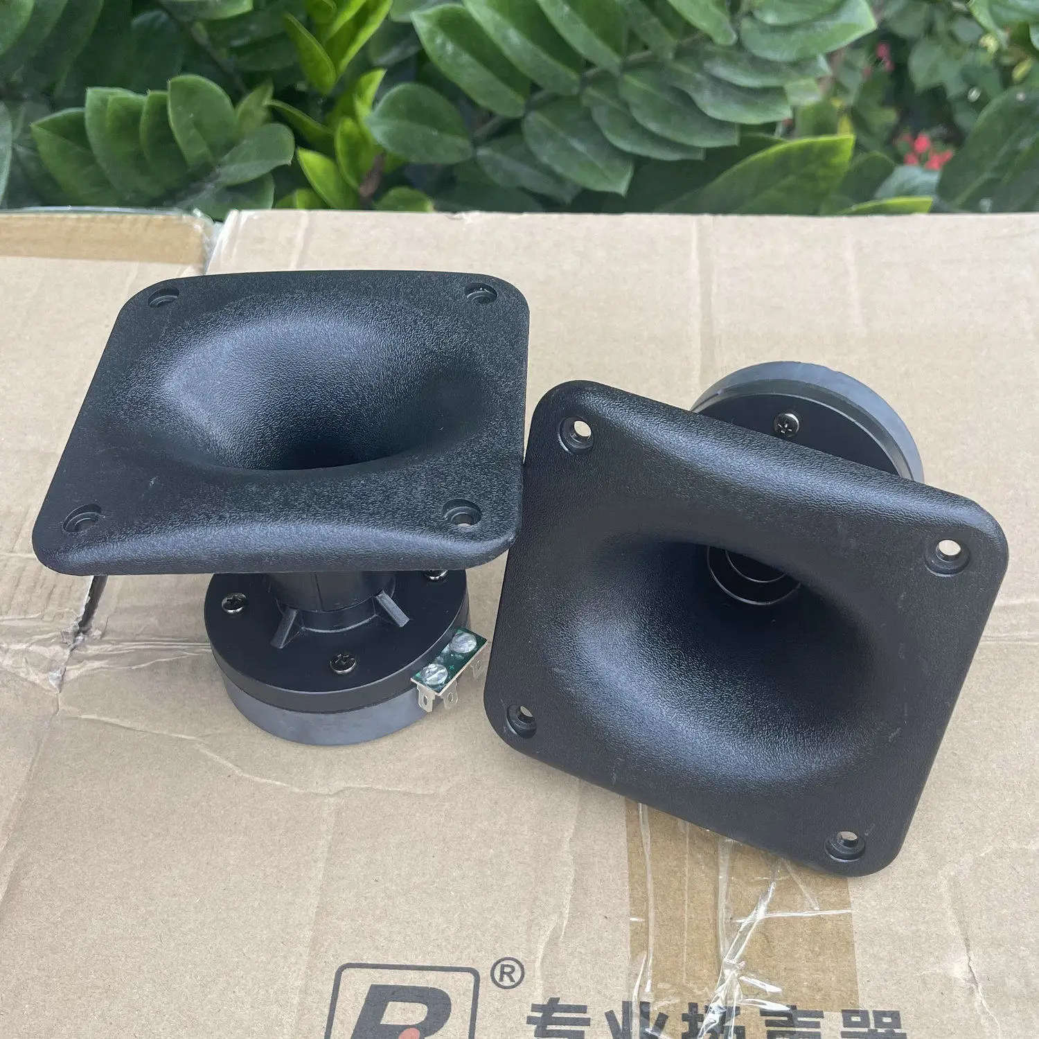 Clear and translucent titanium film 80 magnetic 25 core 40W12 * 12 square dance speaker horn tweeter unit