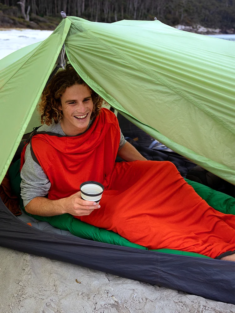 Warm up fleece sleeping bag with detachable inner liner for ultra-light and low-temperature emergency insulation heating