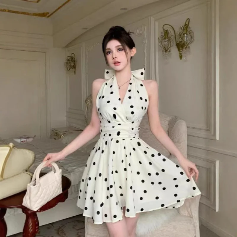 

Elegant socialite polka dot dress with a unique design, backless with a bow, super stylish short dress for petite women in summe