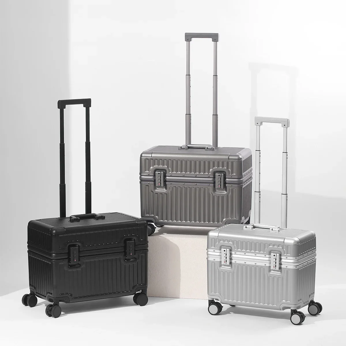 Thumbnail 3 - #60 Cheapest Hard Shell Suitcases Deals You Can Get