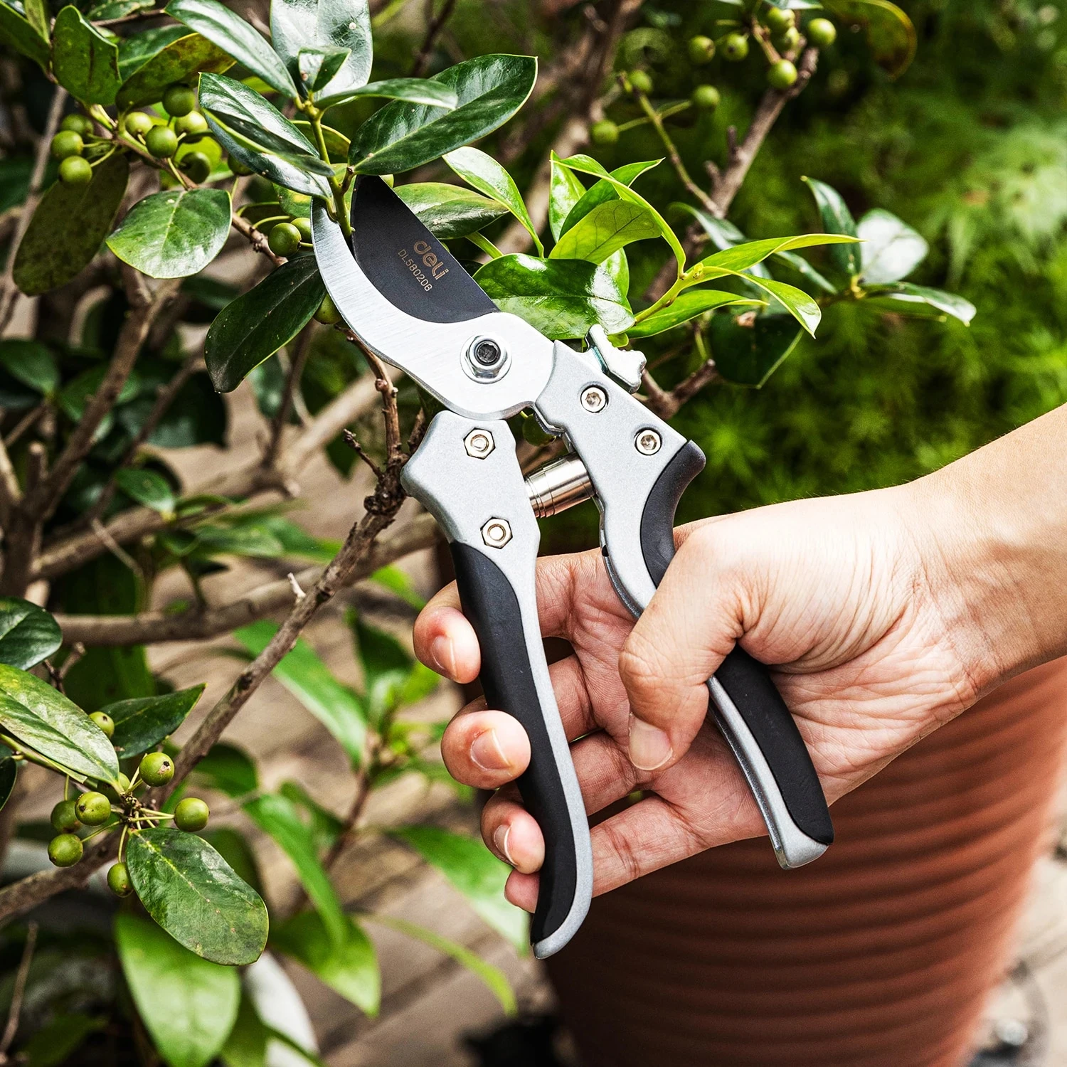 Reliable Durable Stainless Steel Hand Pruner with Strong Blades - Efficient Garden Pruning Shears for Quick Clean Cuts on Vegeta