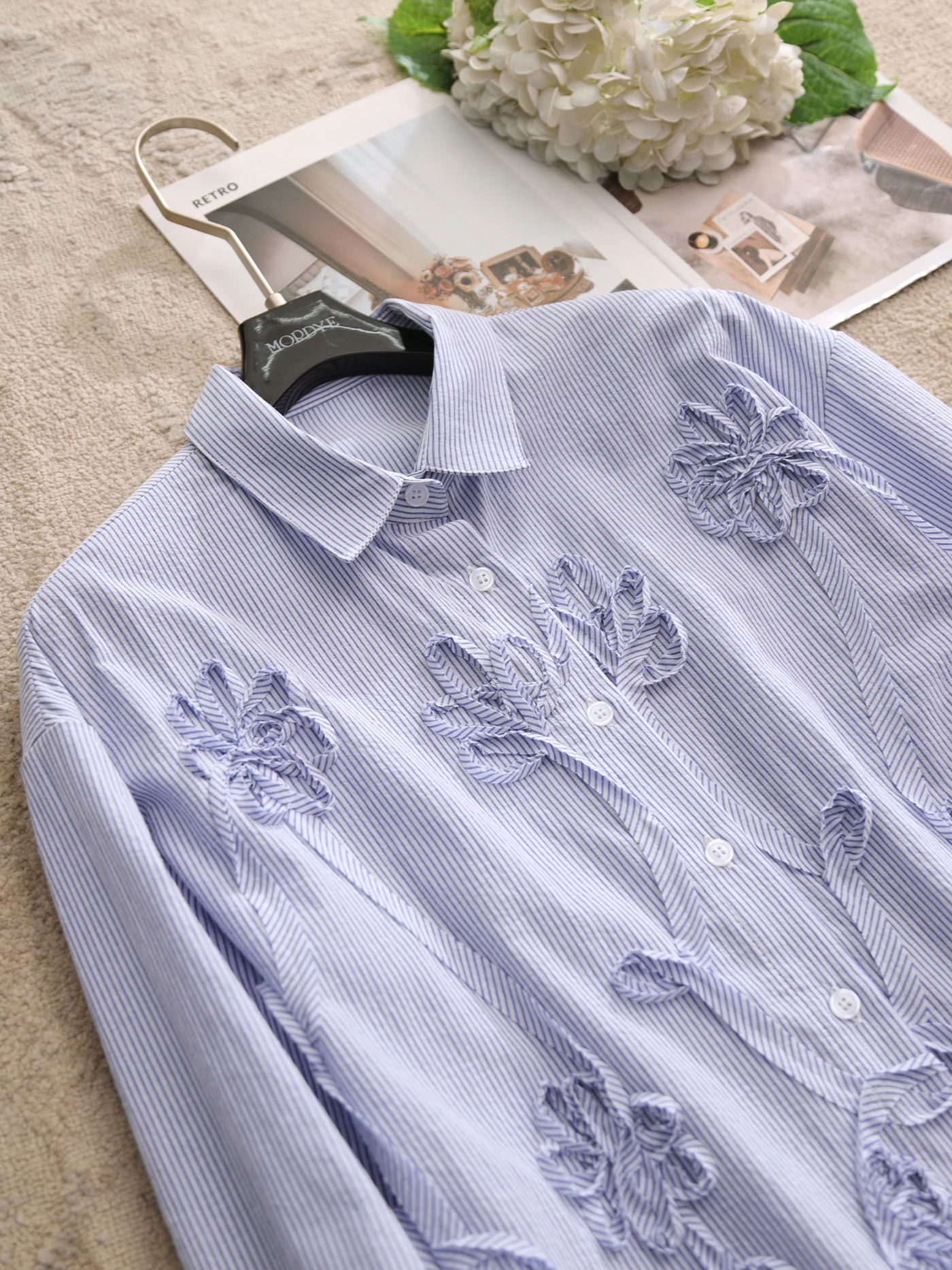 

Художественная удлиненная женская блузка с длинным рукавом, синяя в полоску, из хлопка, с вышивкой двойной нитью, очень длинная, бархатная, для повседневной носки