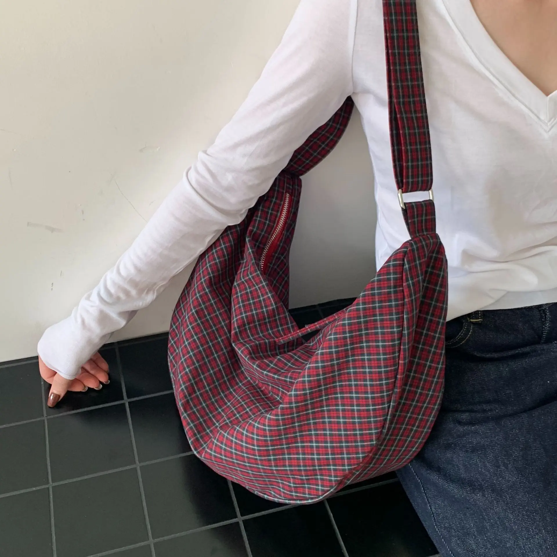

Vintage Plaid Nylon Hobos Shoulder Bags for Women Lightweight Large Capacity Crossbody Bag Checkered Casual Tote Travel Handbags