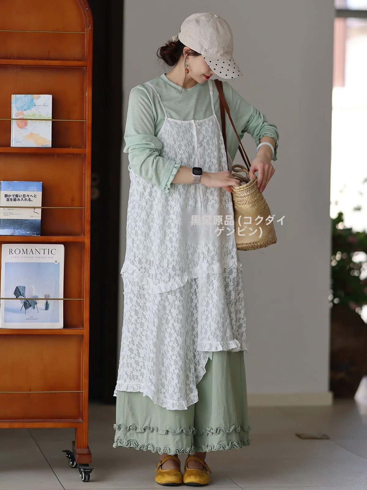 

Оригинальный дизайн: Женское платье-футболка с длинным рукавом, весна-лето 2026, кружевное, с вырезами, облегающее, на тонких бретелях, в повседневном стиле