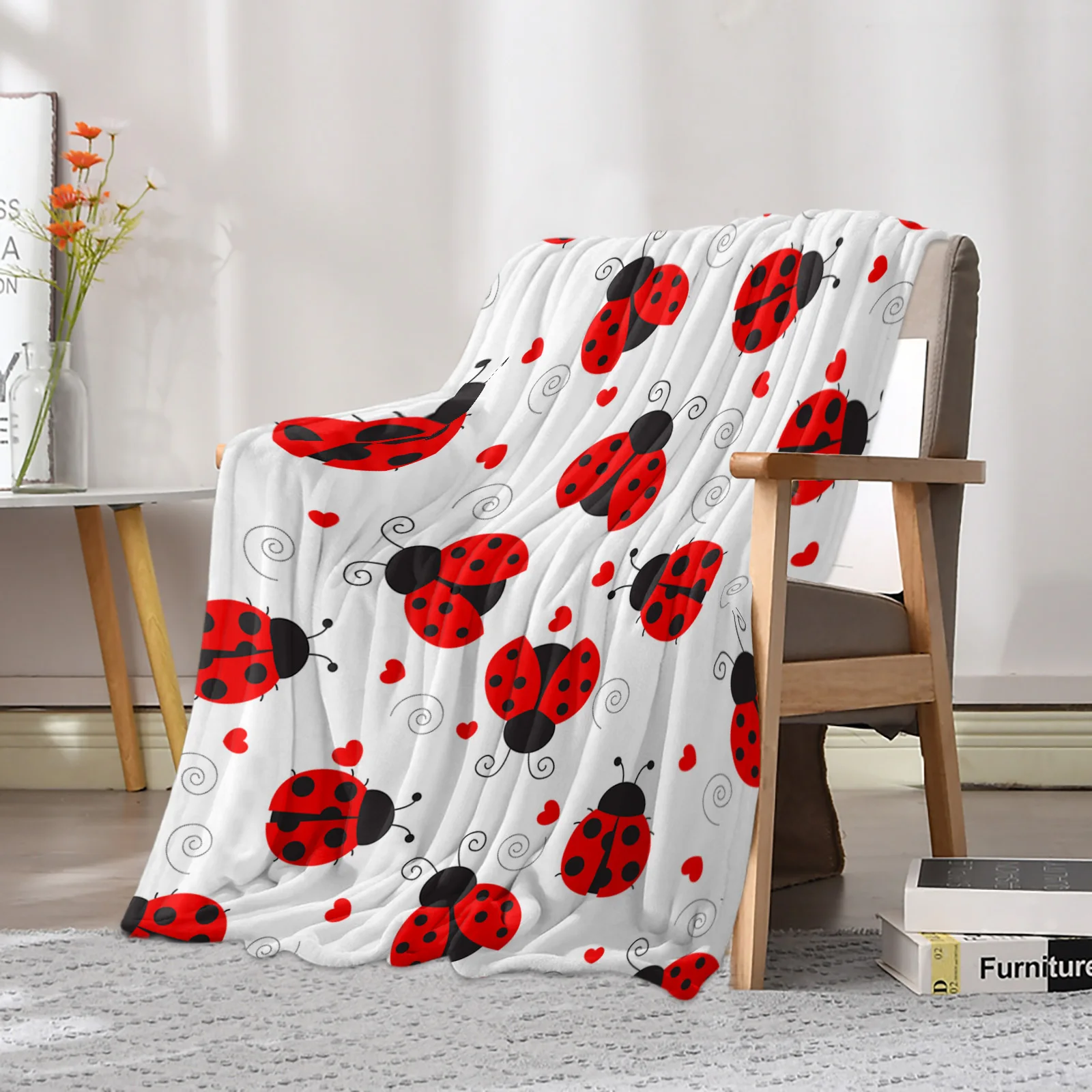 Ladybug Love Heart Dotted Texture Printed Throw Blanket Flannel Fleece Blankets Soft Throws for Sofa Couch Bed Bedroom Bedspread