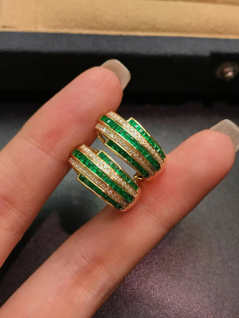 LUOWEND 100% 18K Yellow Gold Earrings Luxury Elegant Style Shiny Diamond Natural Emerald Hoop Earring for Women Fine Jewelry