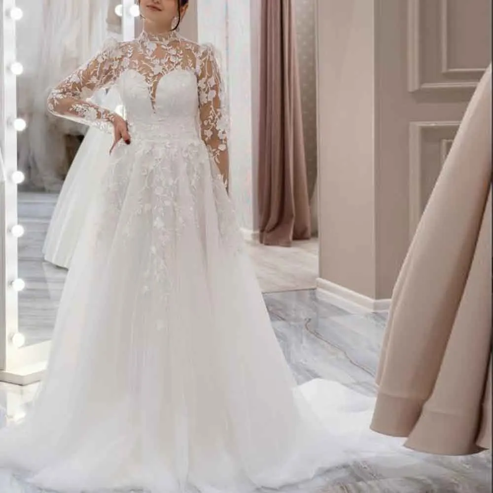 فستان زفاف مزين بالدانتيل مخصص بأكمام 3/4 ورقبة عالية ثوب العروس وزر خلفي