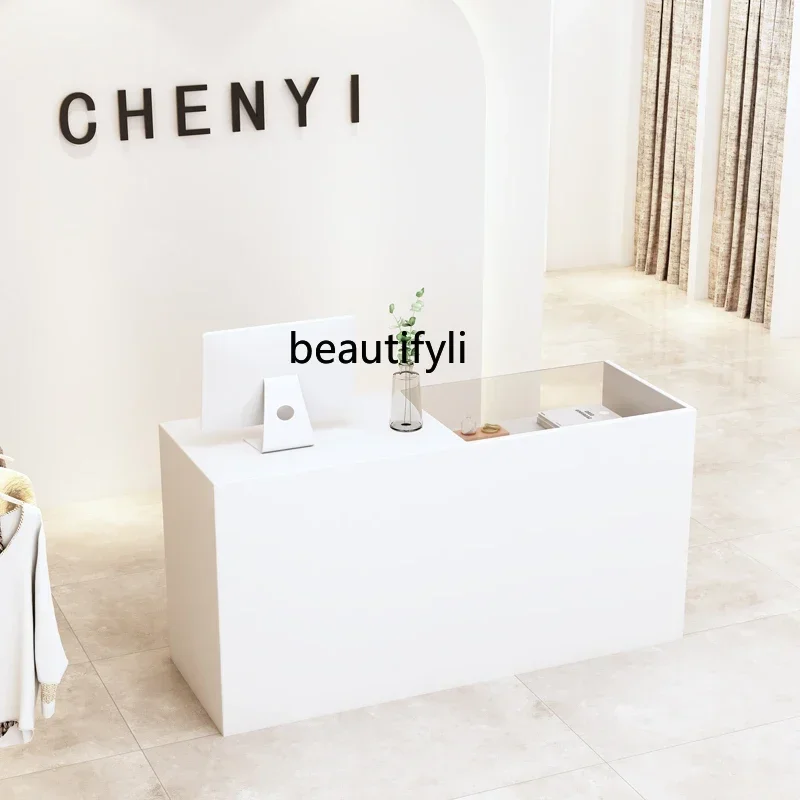 

Clothing shop paint checkout page store small, modern and simple, reception desk