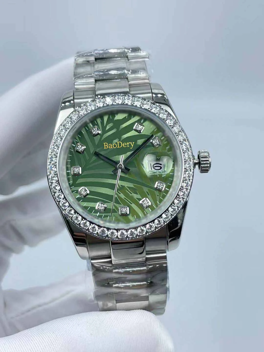 Elegant Lady\'s Watch - 36mm Palm Leaf Diamond - Calendar Window - Steel Band