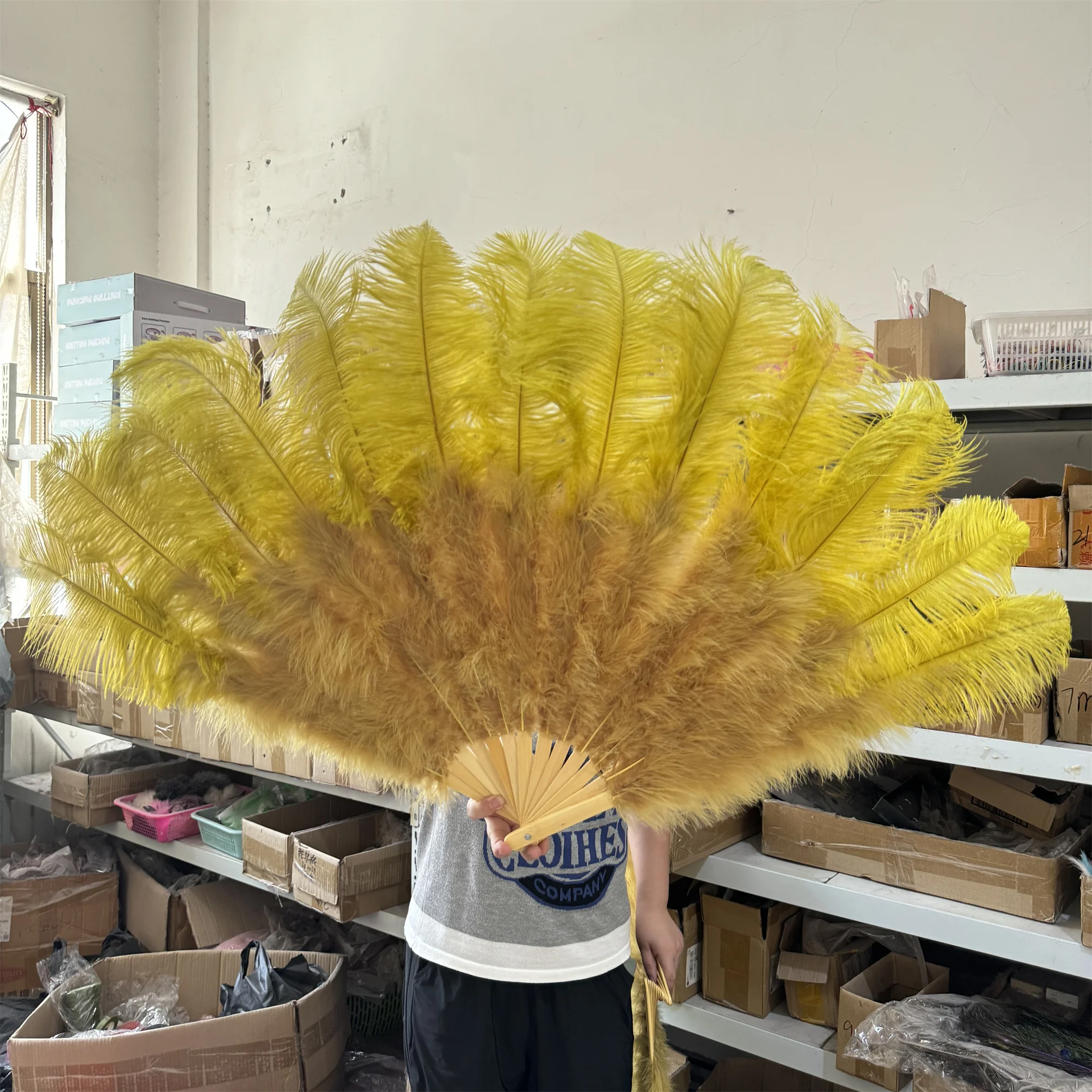 100CM 130CM Olive-green Ostrich Feather Fans White Fluffy Big 13 Bone Handheld Feather Fan Props for festival dance performances