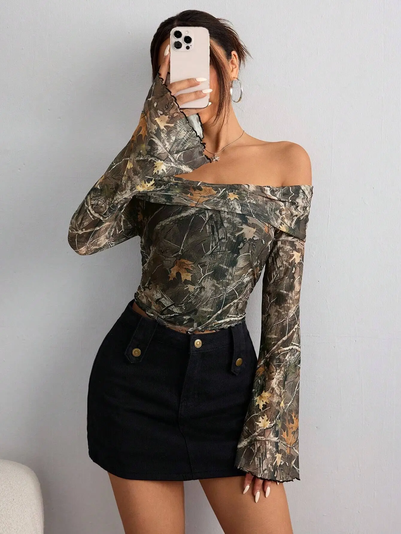 2025 Spring new ladies sexy hottie style olive color mesh print one neck strapless flare long-sleeved Slim T-shirt tops