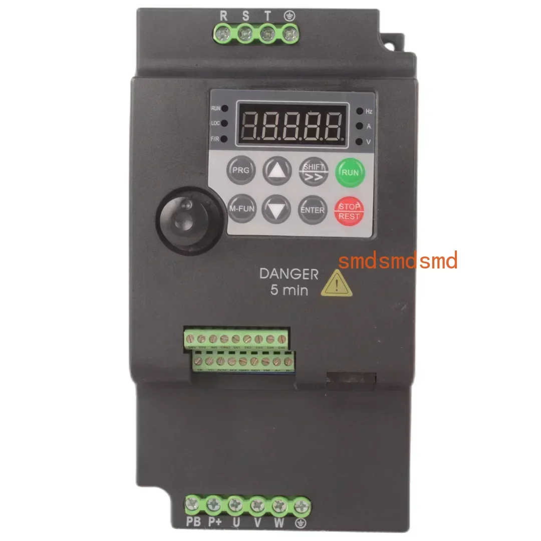 ZK310, 0.75kw 1.5kw 2.2kw 4kw 5.5kw Input 220V/380V Three phase output 220V/380V motor speed regulator motor controller