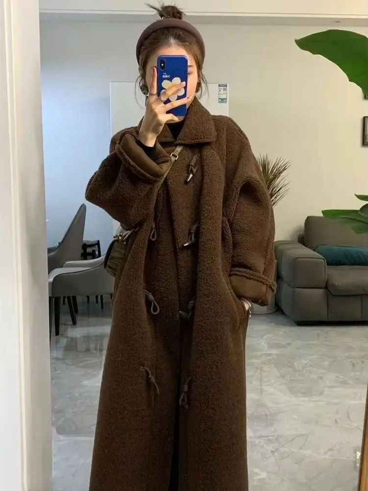 

Экологичная женская куртка из длинного меха ягненка, брендовая верхняя одежда, комбинированное пальто из кожи и меха, корейский стиль, воротник на пуговицах