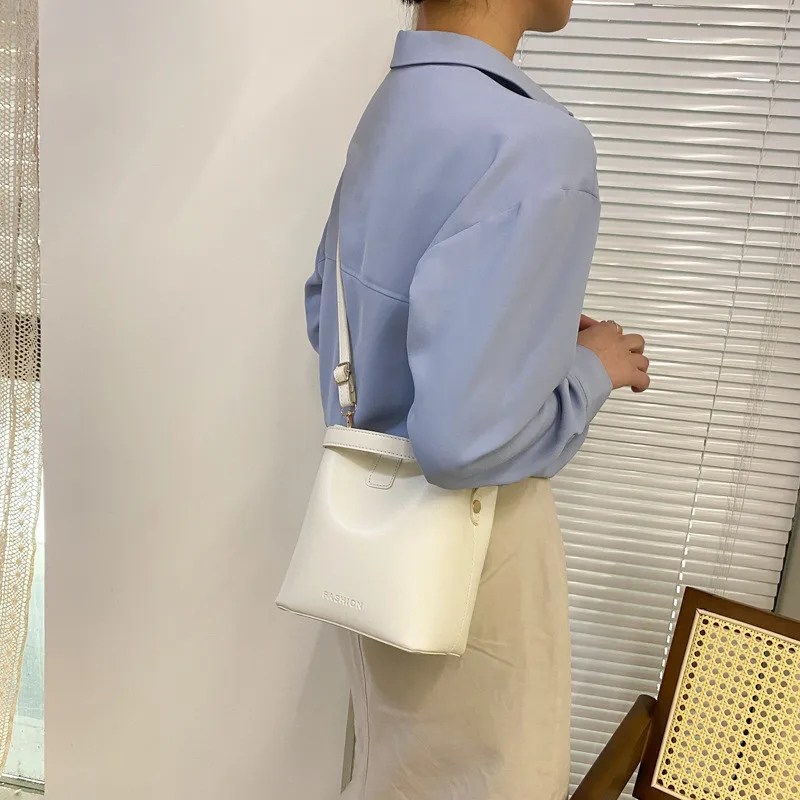 Retro Bucket Bag New Ladies Trendy Fashion Simple Shoulder Bag Bucket Type Solid Color Texture PU Messenger Bag High quality