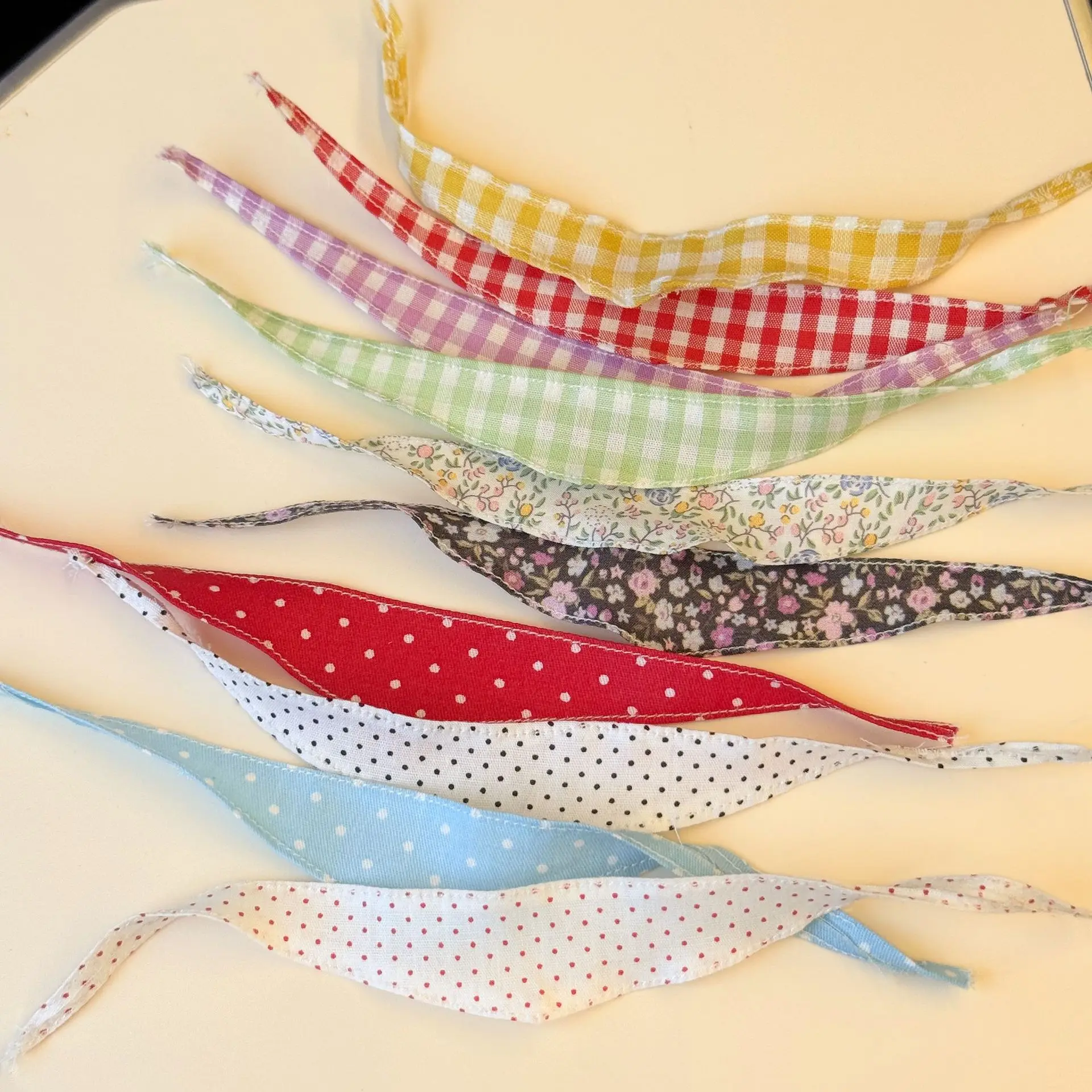 Mini Doll Triangle Scarf Kerchief, Plaid Dot Print Fabric Doll Neckerchief, Dress‑up Decor Accessory for 7‑10cm Doll