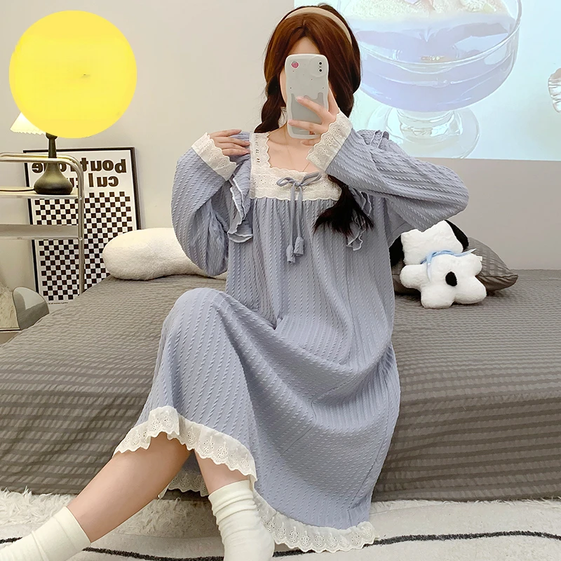 Plus Size Maternity Nightgown Sweet Lace Patchwork Ruffles Long Sleeve Square Collar Pregnant Woman Nightwear Dobby Dress+pads