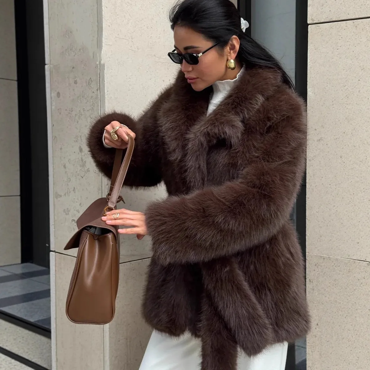 Mantel Bulu Imitasi Wanita Model Fox Fur, Jaket Bulu Panjang Sedang, Kerah Berlipat dengan Tali, Lengan Panjang, Tebal, Longgar, Kasual, Musim Gugur Musim Dingin 2025