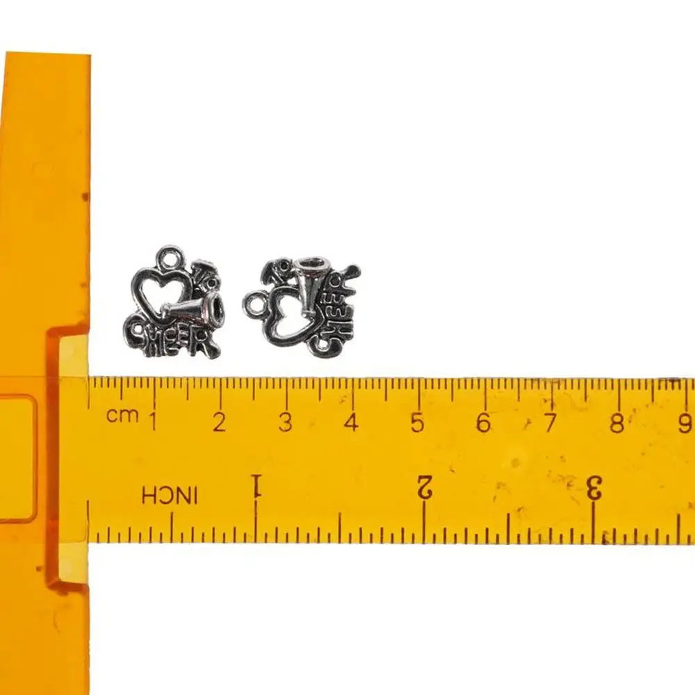 50 قطعة شكل قلب معدني يهتف القرن السحر 17x16 مللي متر أنا القلب ل يهتف الحب يهتف المعلقات الشظية الرياضة مكبر الصوت المعلقات