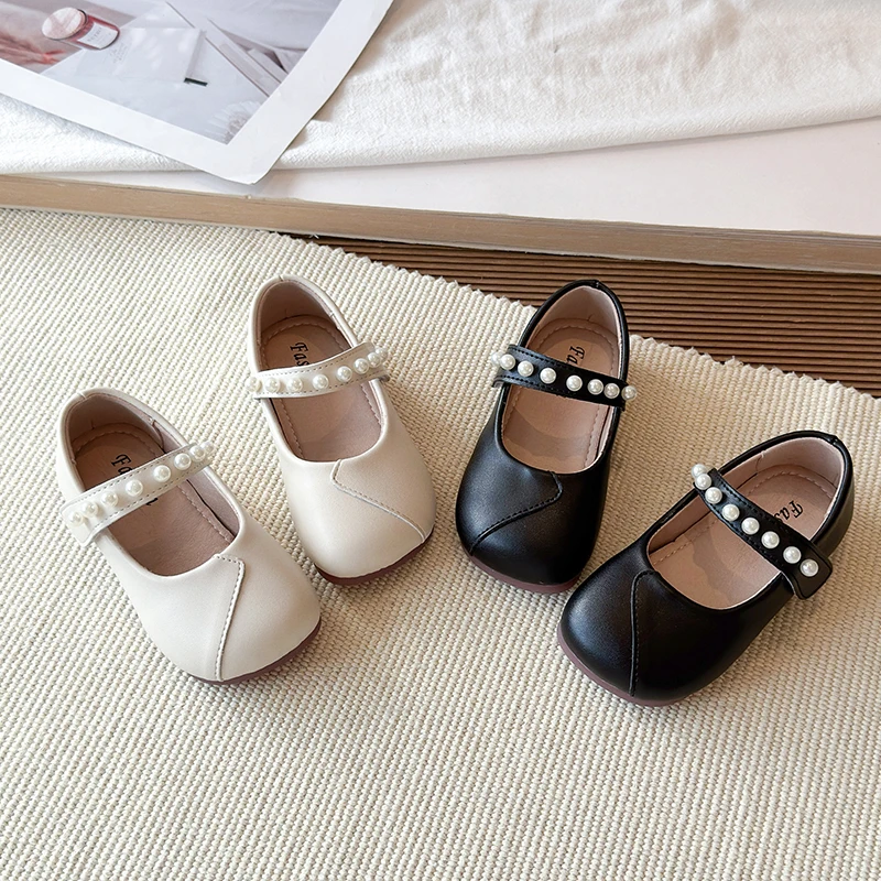 Kid's Shoes Girls' Lightweight Leather Shoes Retro Pearl Square Toe Soft Soled Children's Princess Footwear Shallow Mouth Design