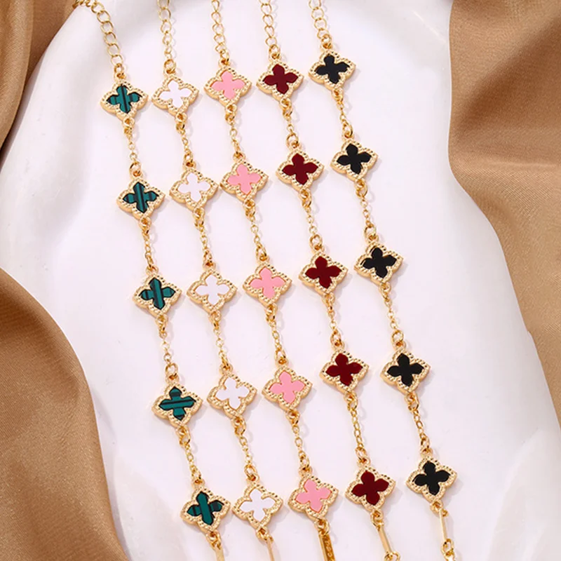 Single-Sided Lucky Clover Plated Bracelet for Women, Fashionable Minimalist Style, Fresh Sweet Versatile, Date Accessory