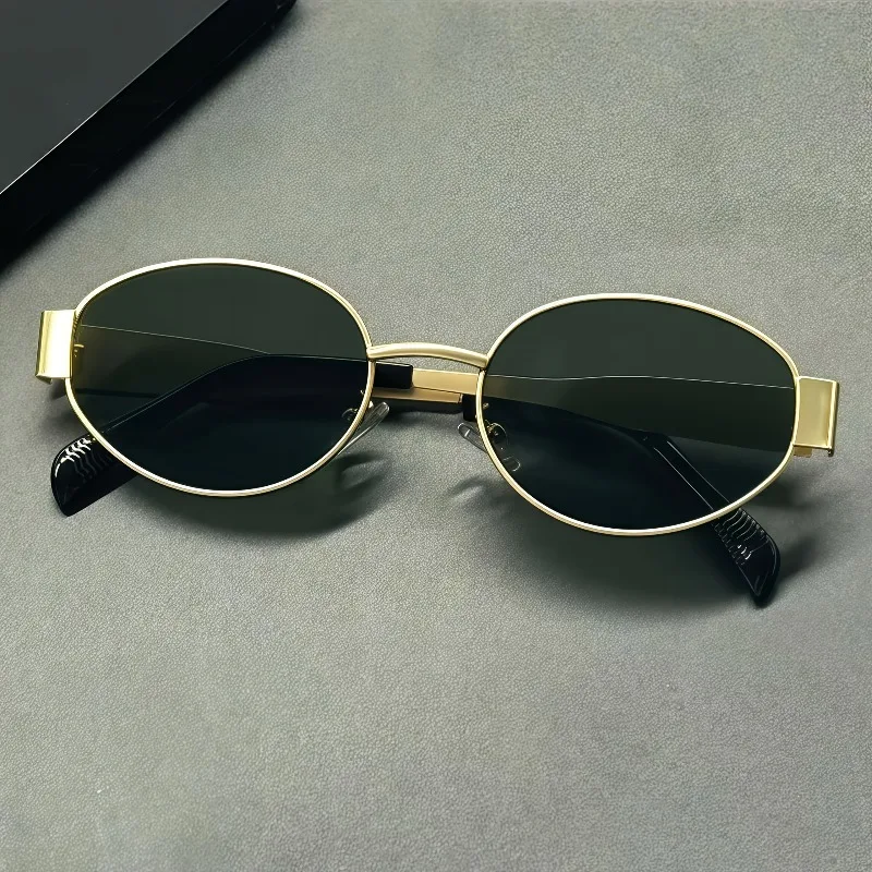 Gli occhiali dal design ovale alla moda da 2 pezzi sono perfetti per regali casual e festivi mentre metallo ovale retrò