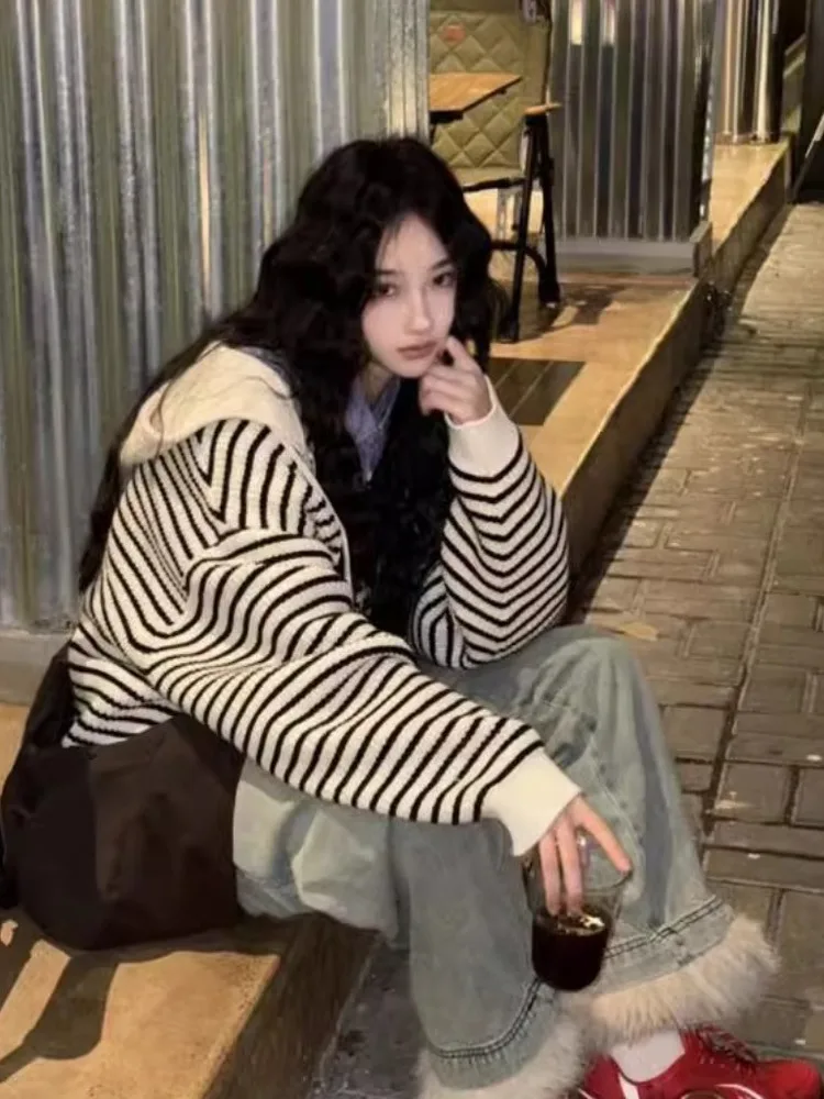 Cardigan aperto lavorato a maglia a righe in velluto a coste da donna sciolto Sle autunno nuova versione coreana cappello maglione Dstring capispalla