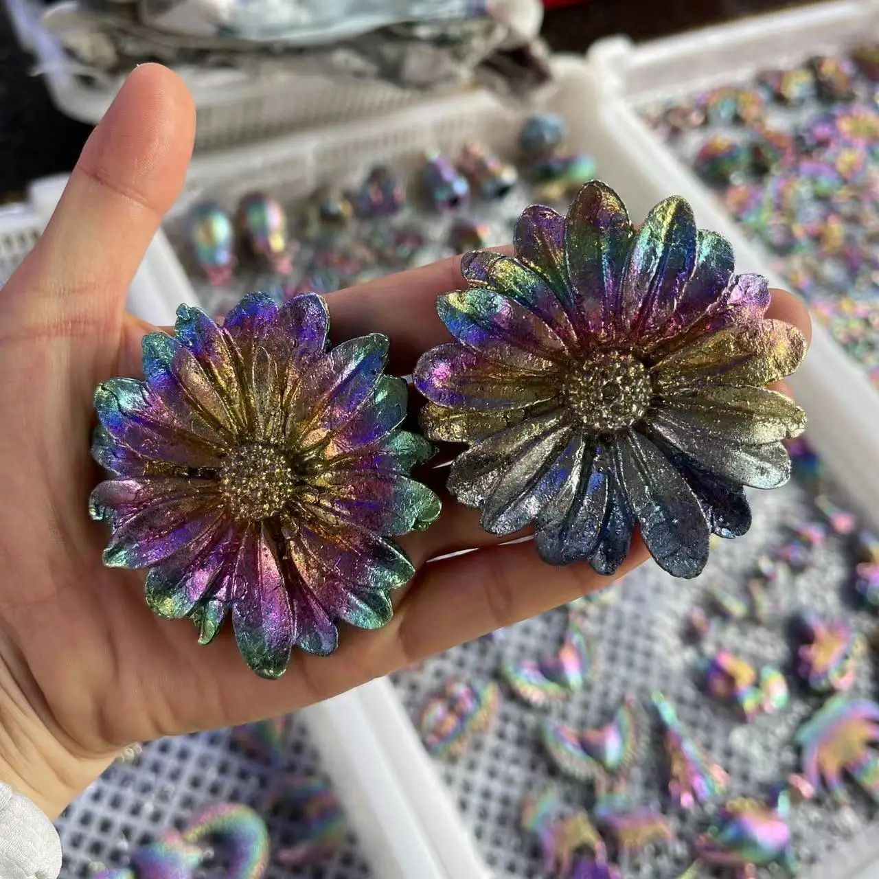 Bismuto naturale Primitive Sun Flower Metal Miner Gemstone cristalli grezzi stregoneria Reiki Healing Stone decorazione della casa