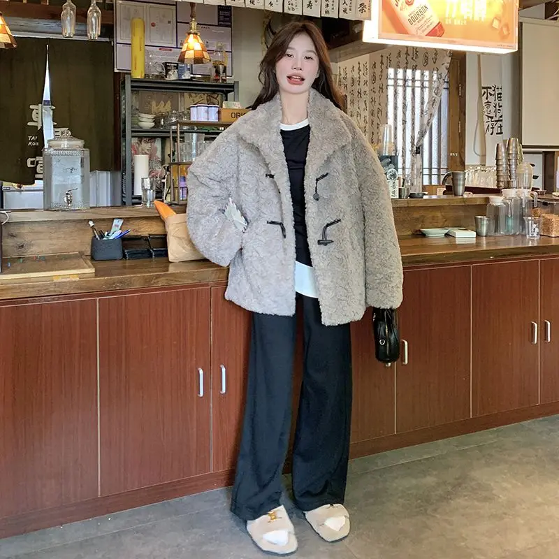 Elegant Lambswool Coat Female Winter Thick Warm Imitation Fur Coat Cold Korean Version of Loose Collar