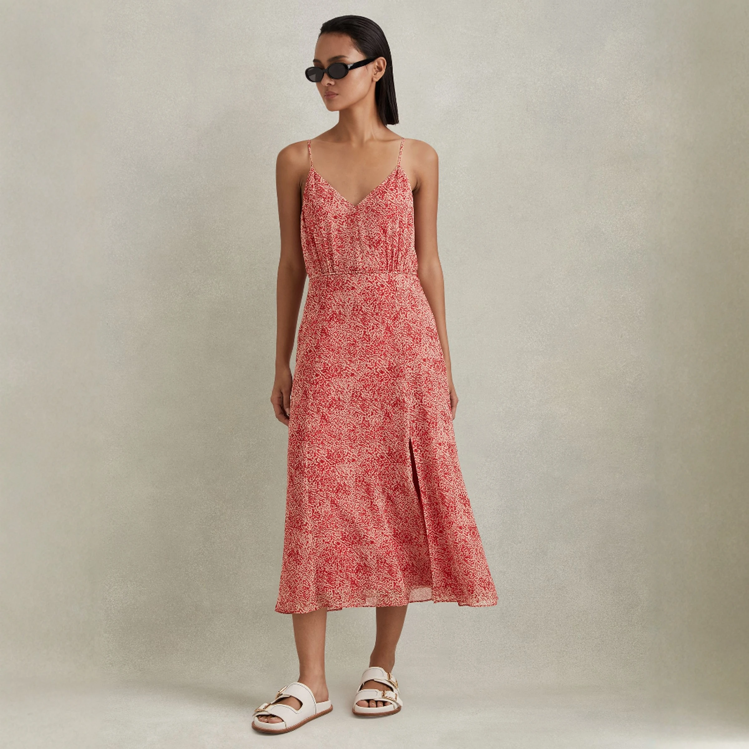 ชุดเดรสลายดอกไม้เปิดไหล่ทรงสลิม ดีไซน์ผ่าข้าง สำหรับวันหยุด แฟชั่นผู้หญิง รุ่นใหม่ล่าสุด ประจำปี 2025 สำหรับฤดูร้อน