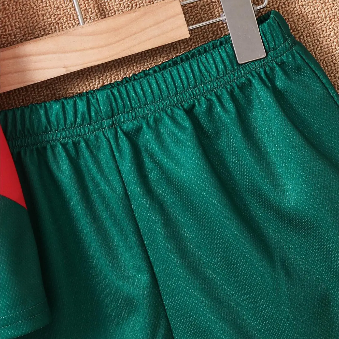 2024 Youth and Children Red and Green Splicing Color No. 7 Legend Quick-drying Sports Football Suit Set