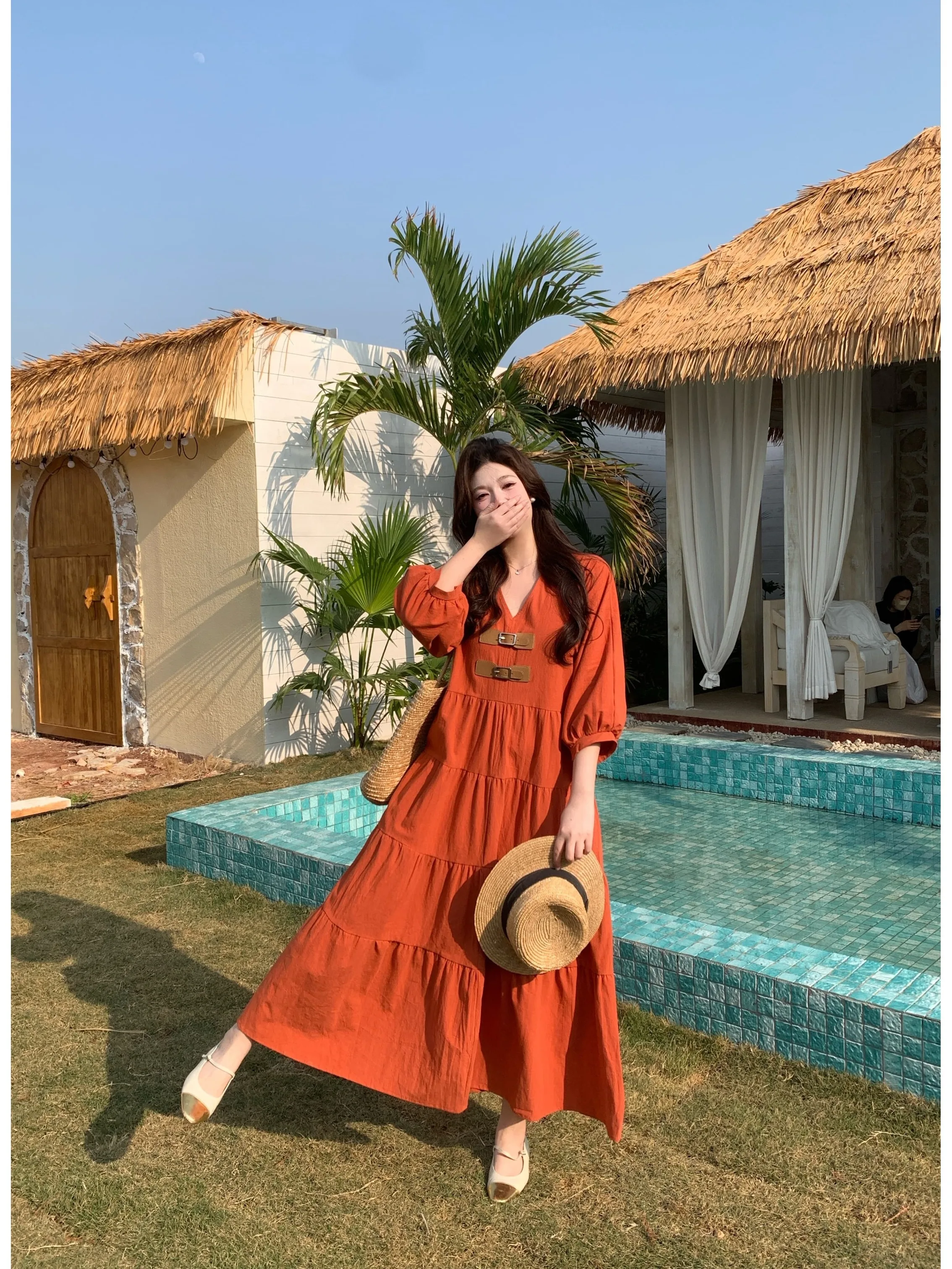 Francês com decote em v botões exclusivos mangas de três quartos em camadas saia de bolo para passeios de praia feminino férias com vestido grande queimado