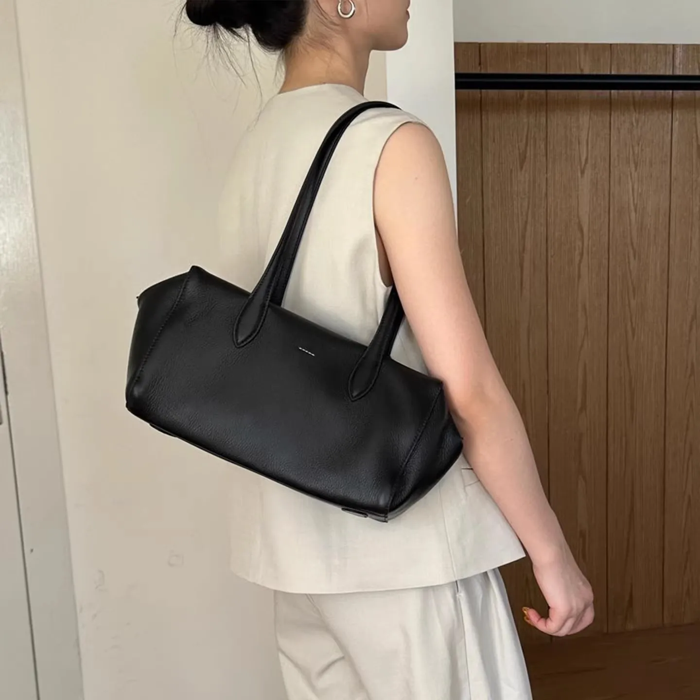 

Осенне-зимняя новая нишевая сумка Boston из воловьей кожи с текстурированной верхней многослойной сумкой из воловьей кожи, сумка-подушка