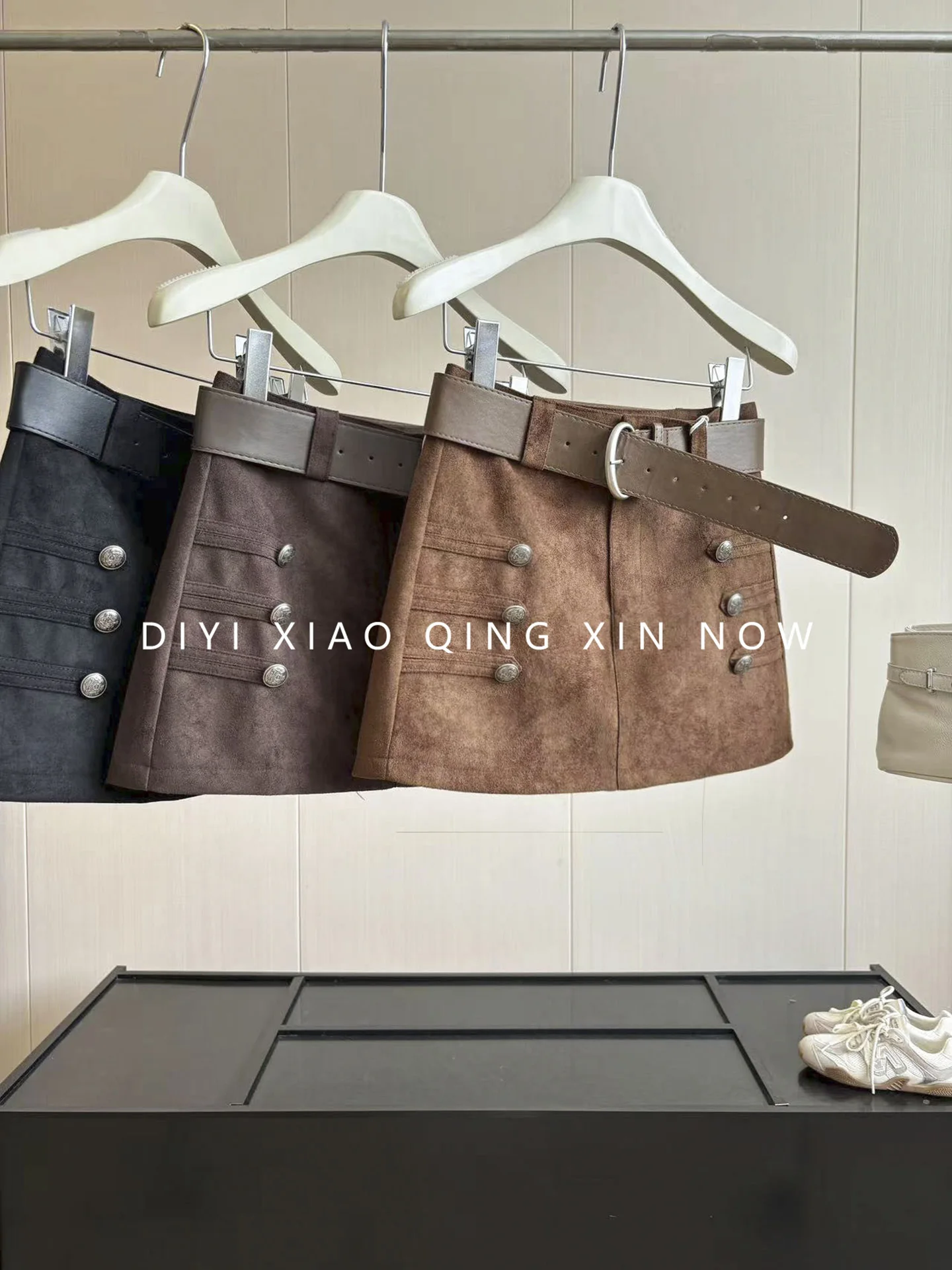 High Waist Double Breasted Suede  Skirt Women's A-Line Short Skirt Booty Skirt Slimming Effect Retro Hot Girl Style