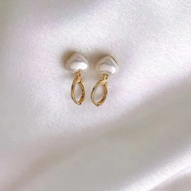 Новые-классические-серьги-с-жемчугом-золотого-цвета-для-женщин-модные-простые-серьги-в-форме-сердца-подарки-на-день-Святого-Валентина-годовщину