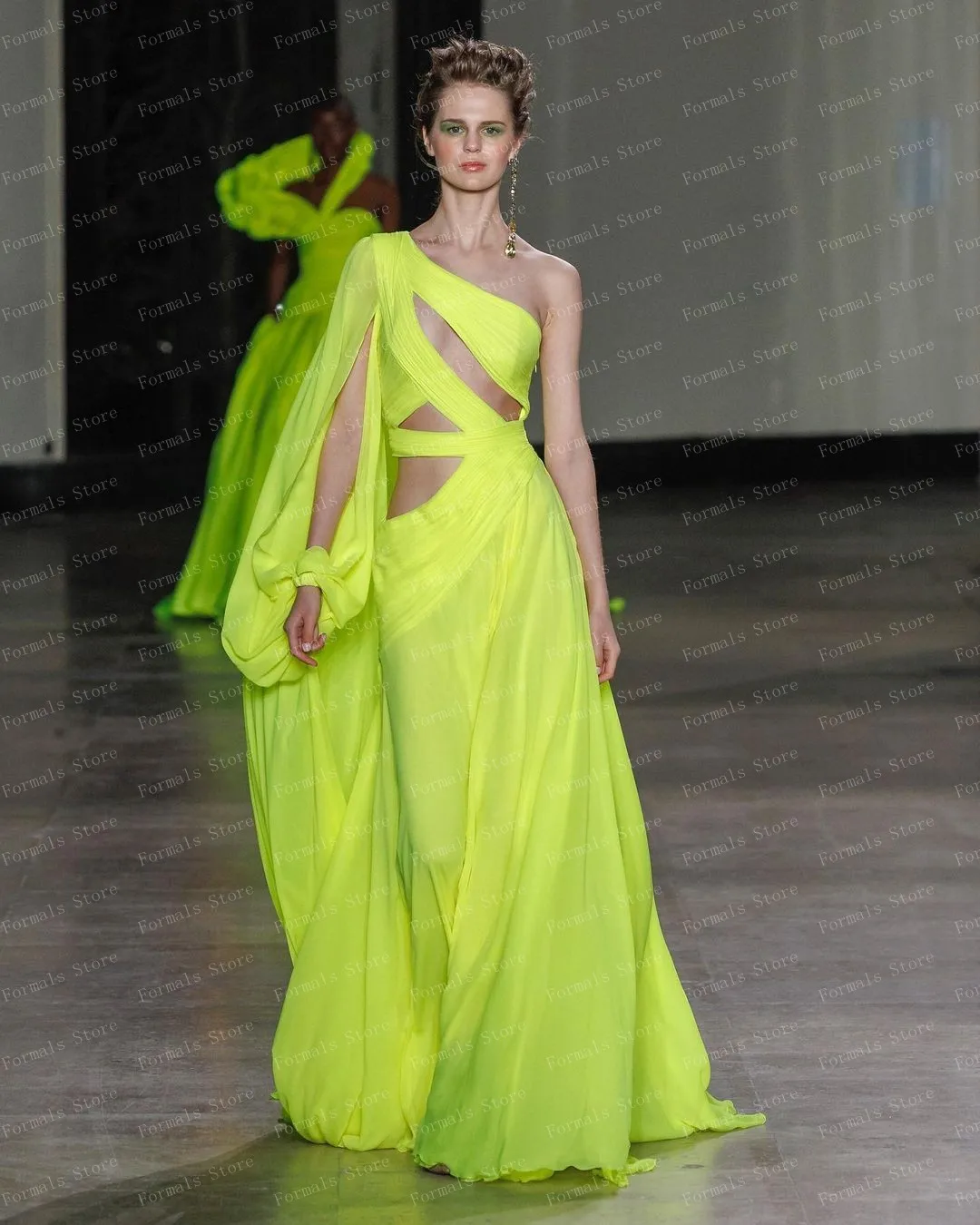 Vestido de noche de gasa de un hombro, manga larga, línea A, amarillo, elegante