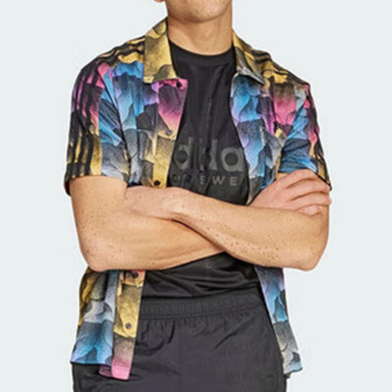 قميص أديداس الأصلي 2024 الجديد للرجال رياضي صيفي قصير الأكمام IP3784