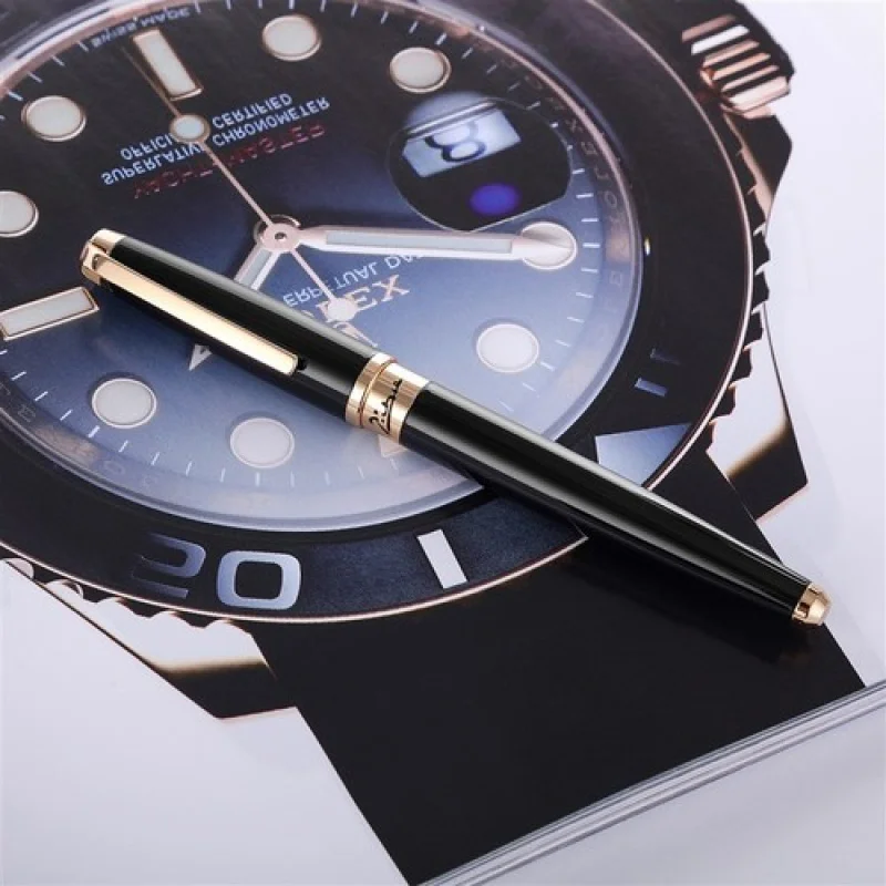 قلم حبر A+ Picasso 918 Dreamy Polka مع عبوة حبر أسود مع مشبك ذهبي وفضي