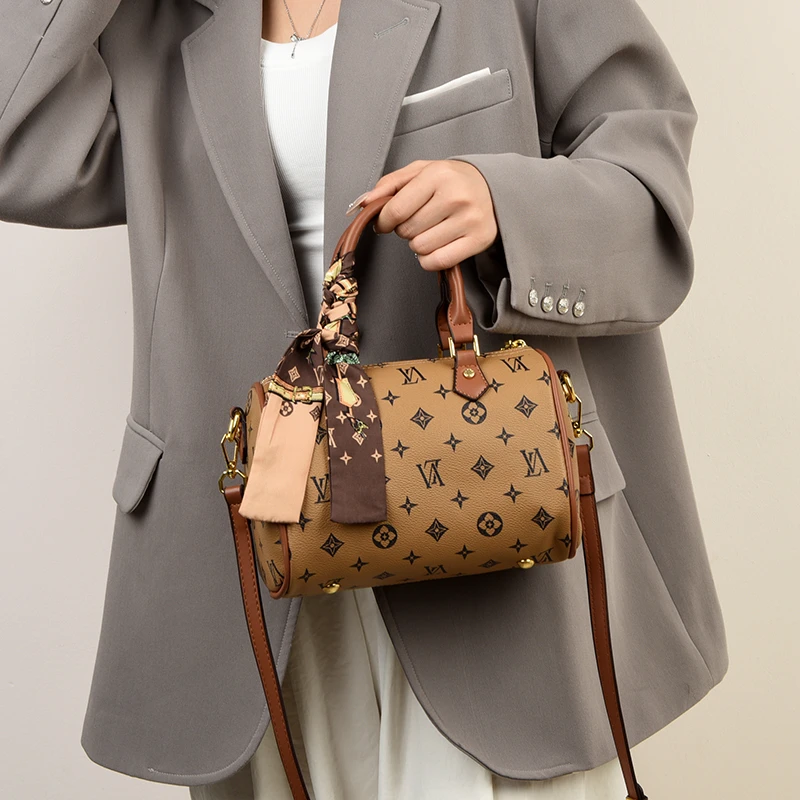 New fashionable party shoulder bag with classic pattern design, chain strap crossbody bag, luxurious zipper handbag